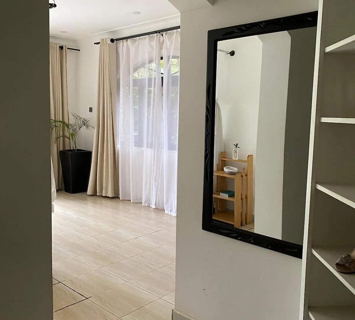 Willa Oasis At Your Fingertips A 2 Bedroom Home Kampala